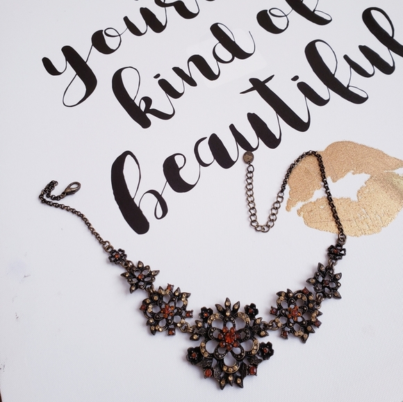 A beautiful bronze necklace with a classic and antique style - Picture 10 of 10